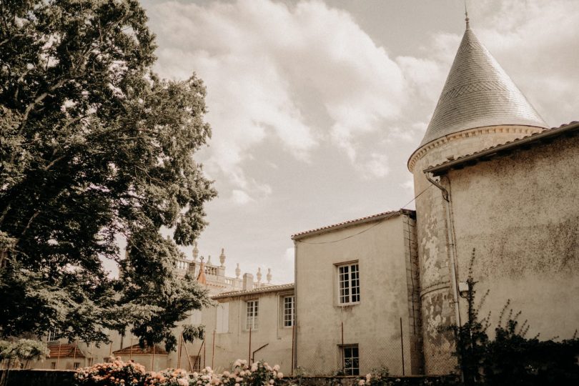 Un mariage bohème au Château Saint Georges près de Bordeaux - Photos : Harleena Photography - Blog mariage : La mariée aux pieds nus