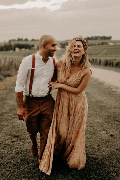 Un mariage bohème au Château Saint Georges près de Bordeaux - Photos : Harleena Photography - Blog mariage : La mariée aux pieds nus