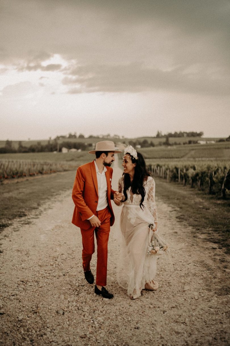 Un mariage bohème au Château Saint Georges près de Bordeaux - Photos : Harleena Photography - Blog mariage : La mariée aux pieds nus