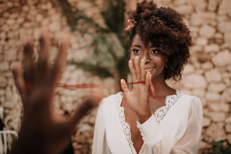 Un mariage bohème au Clos des Charmes dans le Périgord - Photos : Coralie Terrée - Blog mariage : La mariée aux pieds nus