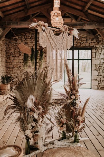 Un mariage bohème au Clos des Charmes dans le Périgord - Photos : Coralie Terrée - Blog mariage : La mariée aux pieds nus