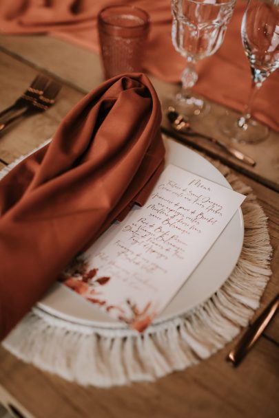 Un mariage bohème au Clos des Charmes dans le Périgord - Photos : Coralie Terrée - Blog mariage : La mariée aux pieds nus