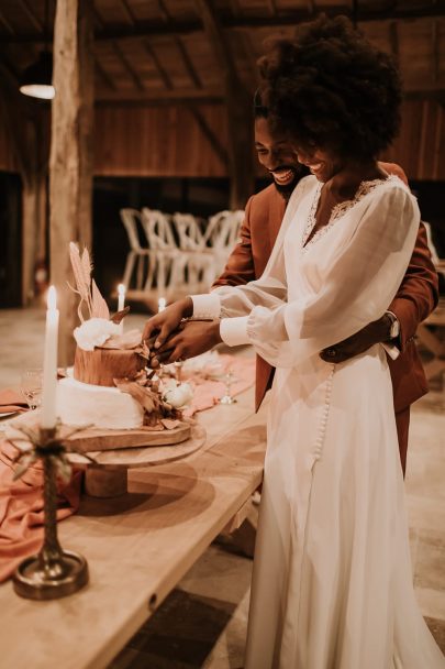 Un mariage bohème au Clos des Charmes dans le Périgord - Photos : Coralie Terrée - Blog mariage : La mariée aux pieds nus