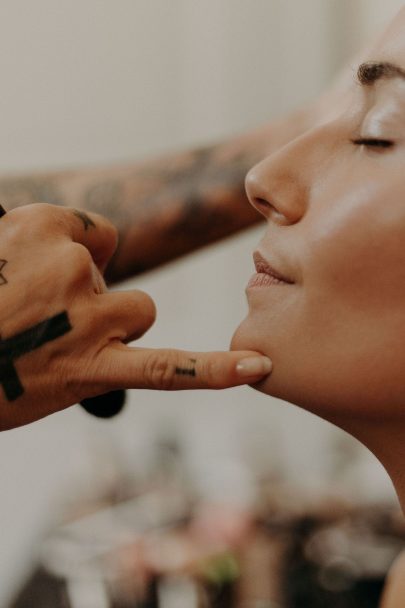 Un mariage bohème et coloré au Pays-Basque - Photos : Baptiste Hauville - Blog mariage : La mariée aux pieds nus