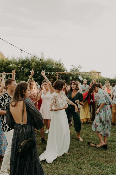 Un mariage bohème et coloré au Pays-Basque - Photos : Baptiste Hauville - Blog mariage : La mariée aux pieds nus