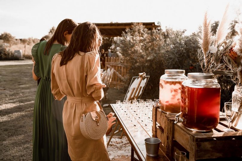 Un mariage bohème au Domaine de la Grangette dans l'Hérault - Photos : Rock'n Brides - Blog mariage : La mariée aux pieds nus