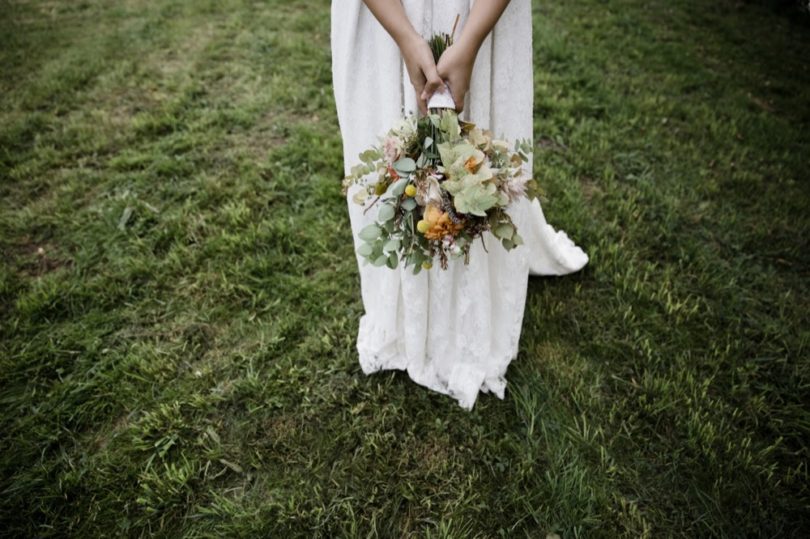 Le mariage bohème et coloré dans la forêt de la créatrice Elise Hameau - A découvrir sur le blog mariage www.lamarieeauxpiedsnus.com - Photos : Céline Marks