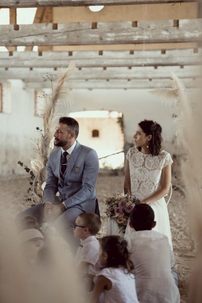 Un mariage bohème au Domaine de la Molière en Auvergne - Photos : Arty Photos - Blog mariage : La mariée aux pieds nus