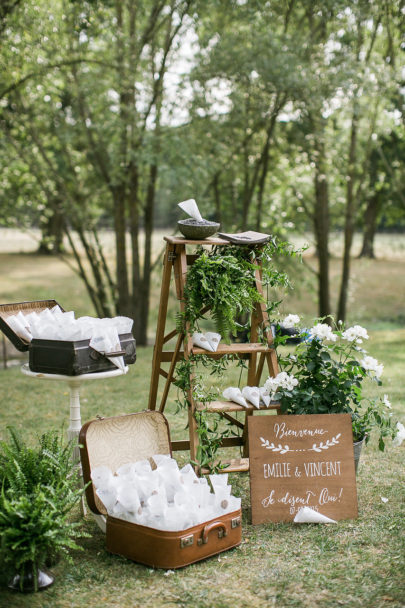 Un mariage bohème au Domaine de La Butte Ronde près de Paris - à découvrir sur www.lamarieeauxpiedsnus.com - Photos : Lifestories Wedding Photography