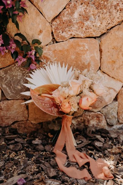 Un mariage bohème et moderne à Ibiza - Photos : The Quirky - Blog mariage : La mariée aux pieds nus