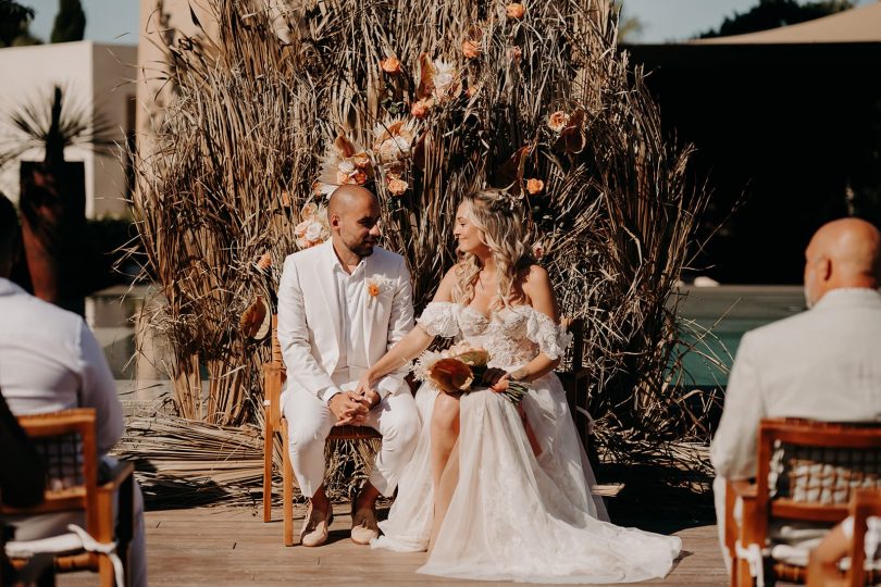 Un mariage bohème et moderne à Ibiza - Photos : The Quirky - Blog mariage : La mariée aux pieds nus