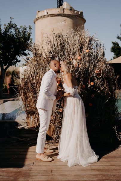 Un mariage bohème et moderne à Ibiza - Photos : The Quirky - Blog mariage : La mariée aux pieds nus