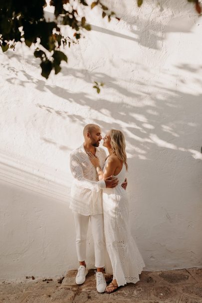 Un mariage bohème et moderne à Ibiza - Photos : The Quirky - Blog mariage : La mariée aux pieds nus