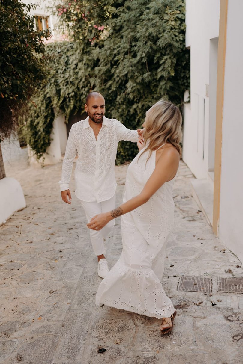 Un mariage bohème et moderne à Ibiza - Photos : The Quirky - Blog mariage : La mariée aux pieds nus