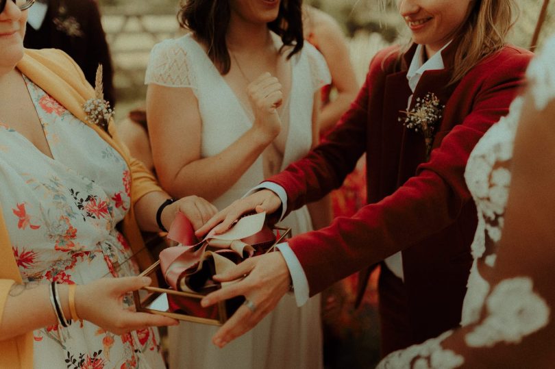 Un mariage simple et bohème en Normandie - Photos : Vanessa Madec - Blog mariage : La mariée aux pieds nus