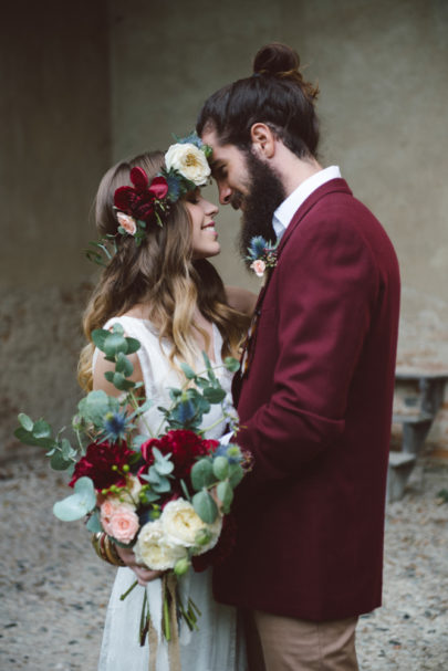 Un mariage bohème en pourpre et vert - Shooting d'inspiration à découvrir sur le blog mariage www.lamarieeauxpiedsnus.com - Photos : Margherita Carlati