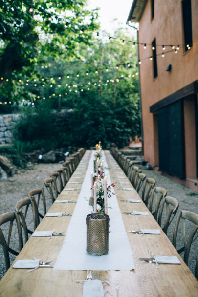 Un mariage bohème à Bormes-les-Mimosas - A découvrir sur www.lamarieeauxpiedsnus.com - Stylisme : Atelier Blanc - Photos : Ingrid Lepan