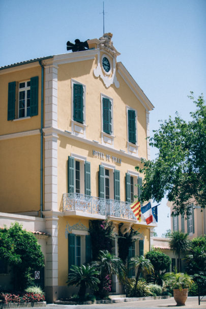 Un mariage bohème à Bormes-les-Mimosas - A découvrir sur www.lamarieeauxpiedsnus.com - Stylisme : Atelier Blanc - Photos : Ingrid Lepan