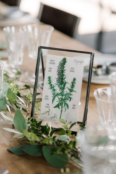 Un mariage bohème et végétal au Mas des Escaravatiers en Provence - Photos : Clément Minair - Blog mariage : La mariée aux pieds nus