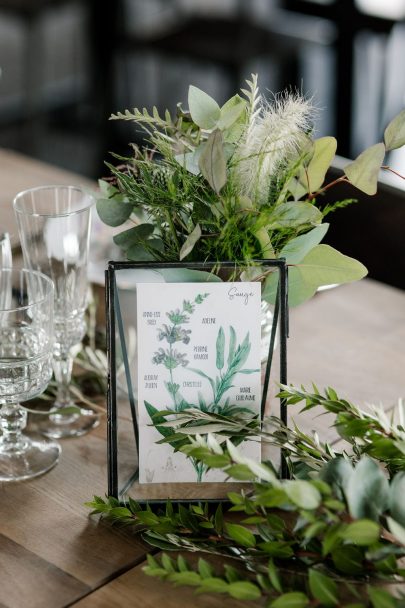 Un mariage bohème et végétal au Mas des Escaravatiers en Provence - Photos : Clément Minair - Blog mariage : La mariée aux pieds nus