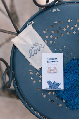 Un mariage Boho en bleu - A découvrir sur le blog mariage www.lamarieeauxpiedsnus.com - Photos : Chloé Lapeyssonnie