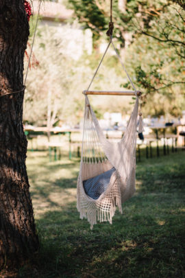 Un mariage Boho en bleu - A découvrir sur le blog mariage www.lamarieeauxpiedsnus.com - Photos : Chloé Lapeyssonnie