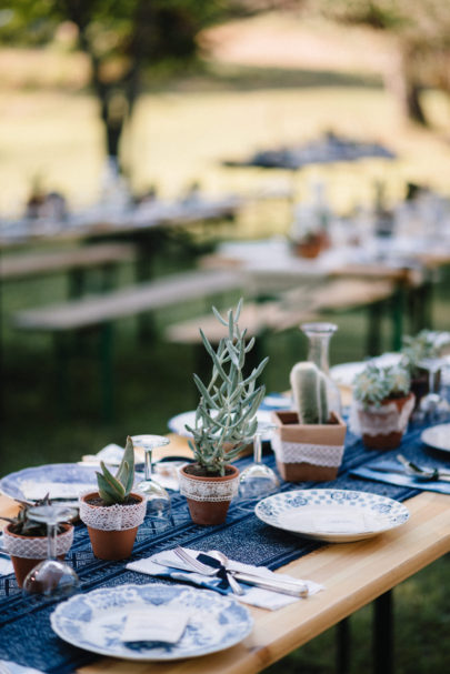 Un mariage Boho en bleu - A découvrir sur le blog mariage www.lamarieeauxpiedsnus.com - Photos : Chloé Lapeyssonnie