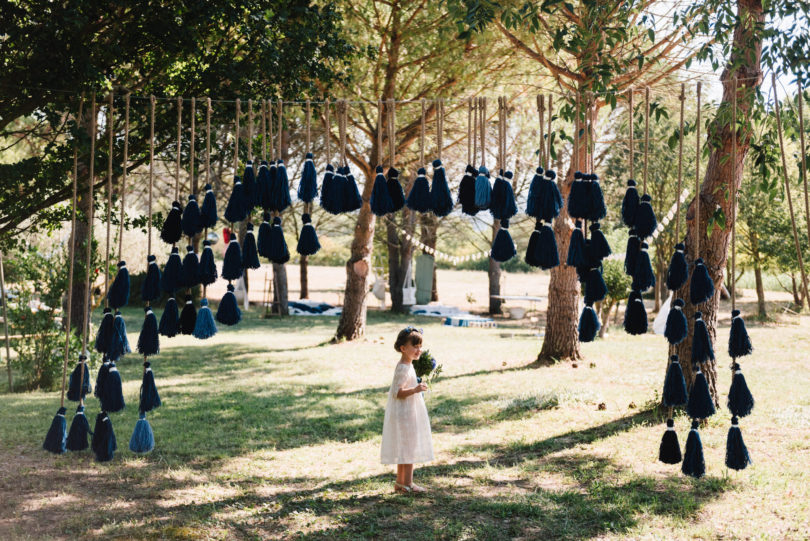 Un mariage Boho en bleu - A découvrir sur le blog mariage www.lamarieeauxpiedsnus.com - Photos : Chloé Lapeyssonnie