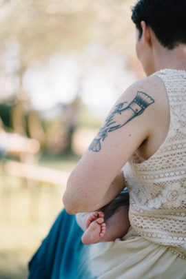 Un mariage Boho en bleu - A découvrir sur le blog mariage www.lamarieeauxpiedsnus.com - Photos : Chloé Lapeyssonnie