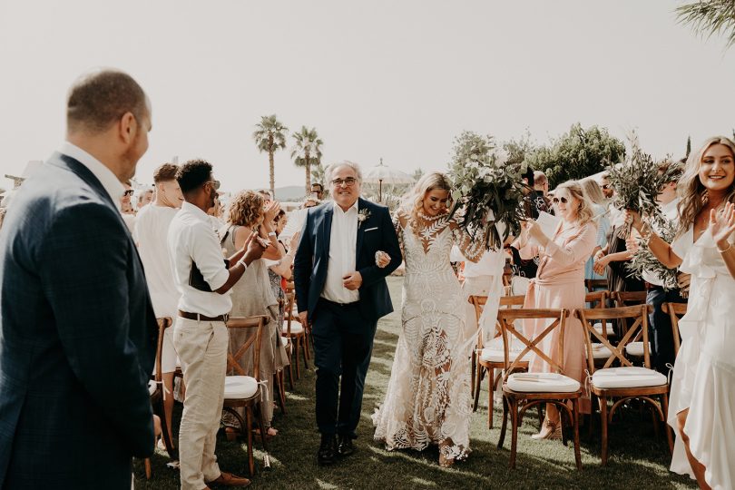 Un mariage boho à Ibiza - Photos : The Quirky - Blog mariage : La mariée aux pieds nus.