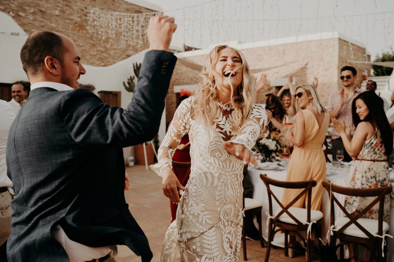 Un mariage boho à Ibiza - Photos : The Quirky - Blog mariage : La mariée aux pieds nus.