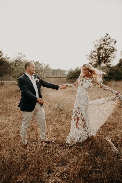 Un mariage boho à Ibiza - Photos : The Quirky - Blog mariage : La mariée aux pieds nus.