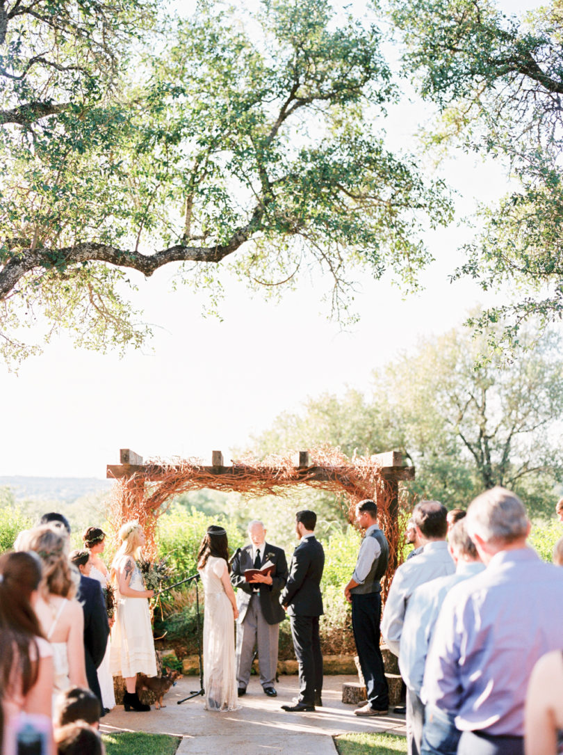 Un mariage boho au Texas - La mariée aux pieds nus - Photos : Marion Heurteboust
