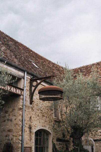 Un mariage au Domaine des Bonnes Joies en région Parisienne - Photos : NeuPap Photography - Blog mariage : La mariée aux pieds nus