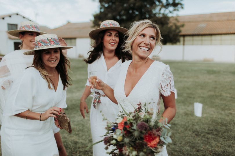 Un mariage en Camargue au Mas du Juge - Photos : Lorenzo Accardi - Blog mariage : La mariée aux pieds nus