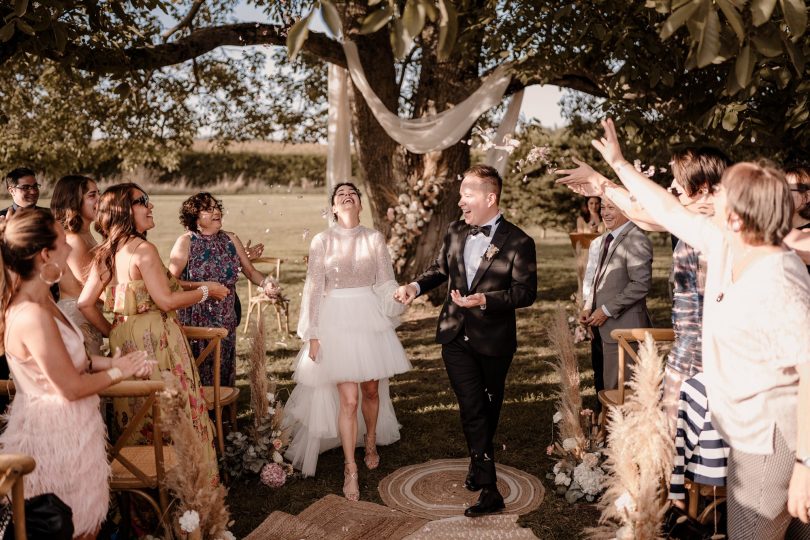 Un mariage au Carré de Lailly en Bourgogne - Photos : Deux drôles d'oiseaux - Blog mariage : La mariée aux pieds nus