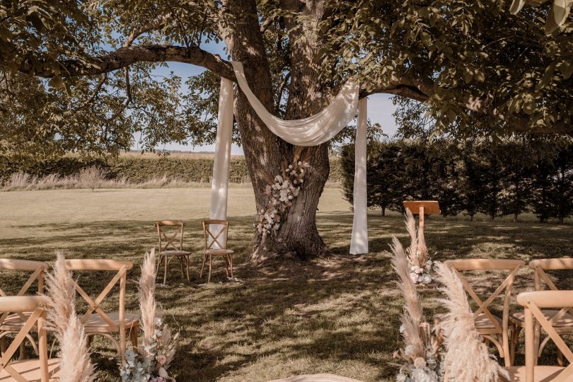 Un mariage au Carré de Lailly en Bourgogne - Photos : Deux drôles d'oiseaux - Blog mariage : La mariée aux pieds nus