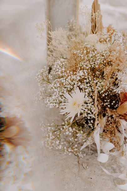 Un mariage dans une carrière - Photos : Bel Esprit - Décoration et fleurs : Majenia - Blog mariage : La mariée aux pieds nus