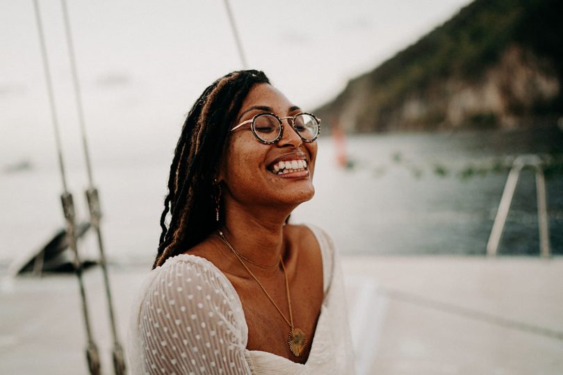 Un mariage sur un catamaran en Guadeloupe - Photos : Camille Brignol - Blog mariage : La mariée aux pieds nus