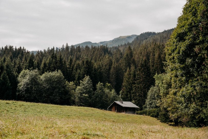 Un mariage dans un chalet de Haute-Savoie - Photos : Le Labo N°3 - Blog mariage : La mariée aux pieds nus