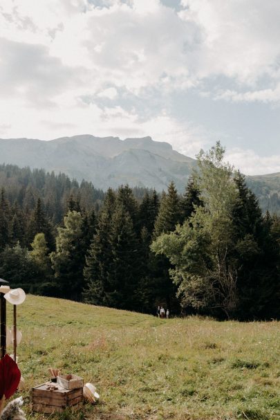 Un mariage dans un chalet de Haute-Savoie - Photos : Le Labo N°3 - Blog mariage : La mariée aux pieds nus