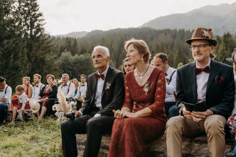 Un mariage dans un chalet de Haute-Savoie - Photos : Le Labo N°3 - Blog mariage : La mariée aux pieds nus