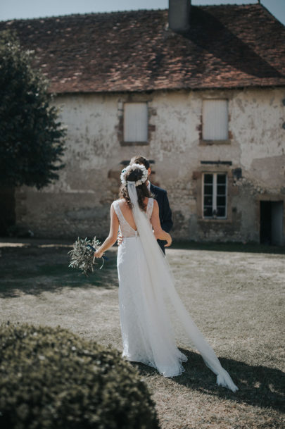 Un mariage simple et champêtre dans l'allier aux Vieux Melays - A découvrir sur le blog mariage www.lamarieeauxpiedsnus.com - Photos : Sight by sight