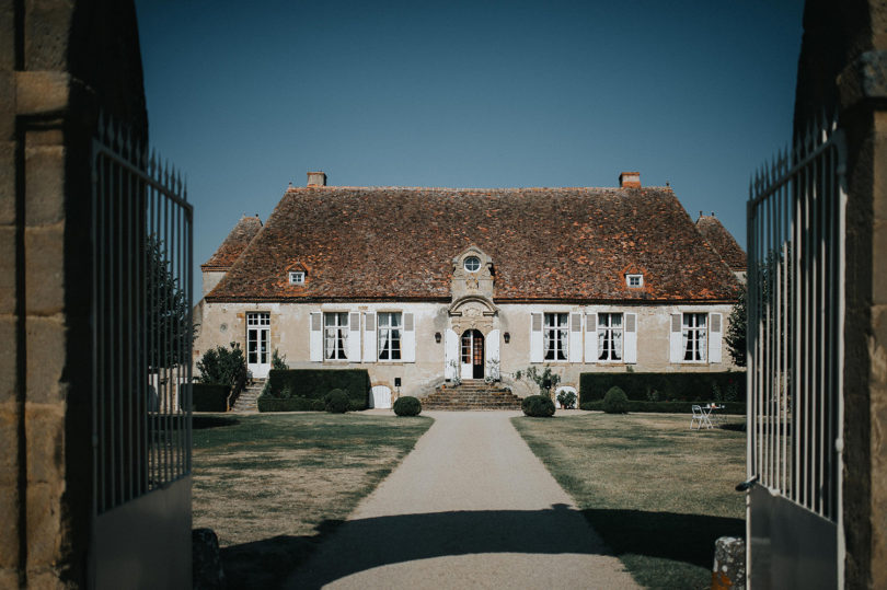 Un mariage simple et champêtre dans l'allier aux Vieux Melays - A découvrir sur le blog mariage www.lamarieeauxpiedsnus.com - Photos : Sight by sight