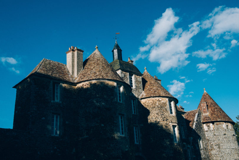 Un mariage champêtre en Bourgogne - A découvrir sur le blog mariage www.lamarieeauxpiedsnus.com - Photo : Marion Dunyach