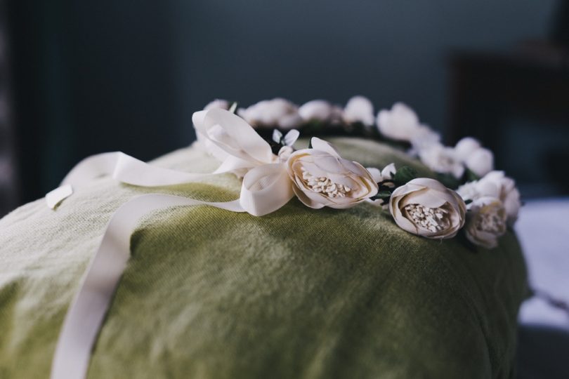 Un mariage champêtre en Camargue - Photo : Laurent Brouzet - La mariée aux pieds nus