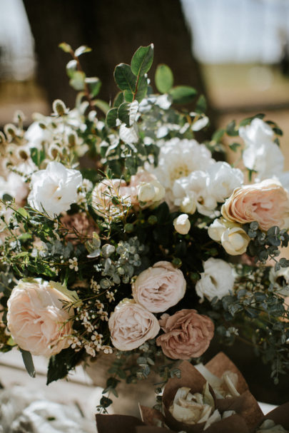 Un mariage champêtre et une cérémonie laique au bord d'un lac - A découvrir sur le blog mariage www.lamarieeauxpiedsnus.com - Photos : Pinewood Weddings