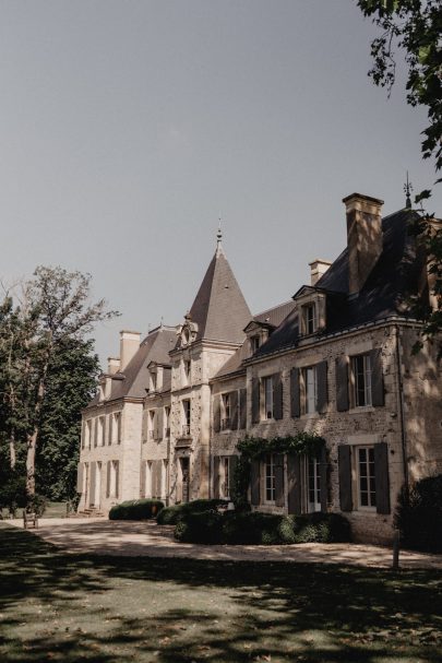 Un mariage champêtre au Château de Planchevienne en Bourgogne Franche-Comté - Photos : Clarisse et Johan - Blog mariage : La mariée aux pieds nus