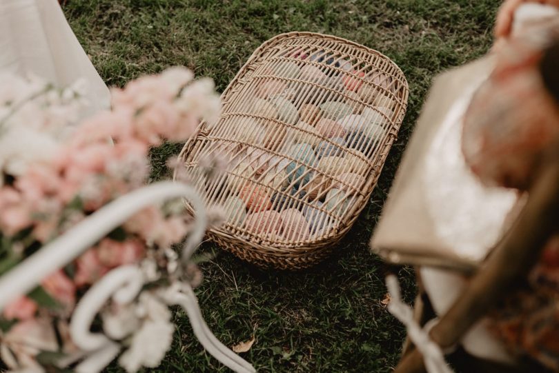 Un mariage champêtre au Château de Planchevienne en Bourgogne Franche-Comté - Photos : Clarisse et Johan - Blog mariage : La mariée aux pieds nus