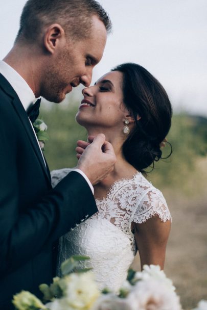 Un mariage champêtre au Comptoir Saint Hilaire dans le Gard - Décoration : Atelier Blanc - Photos : Ingrid Lepan - Blog mariage : La mariée aux pieds nus